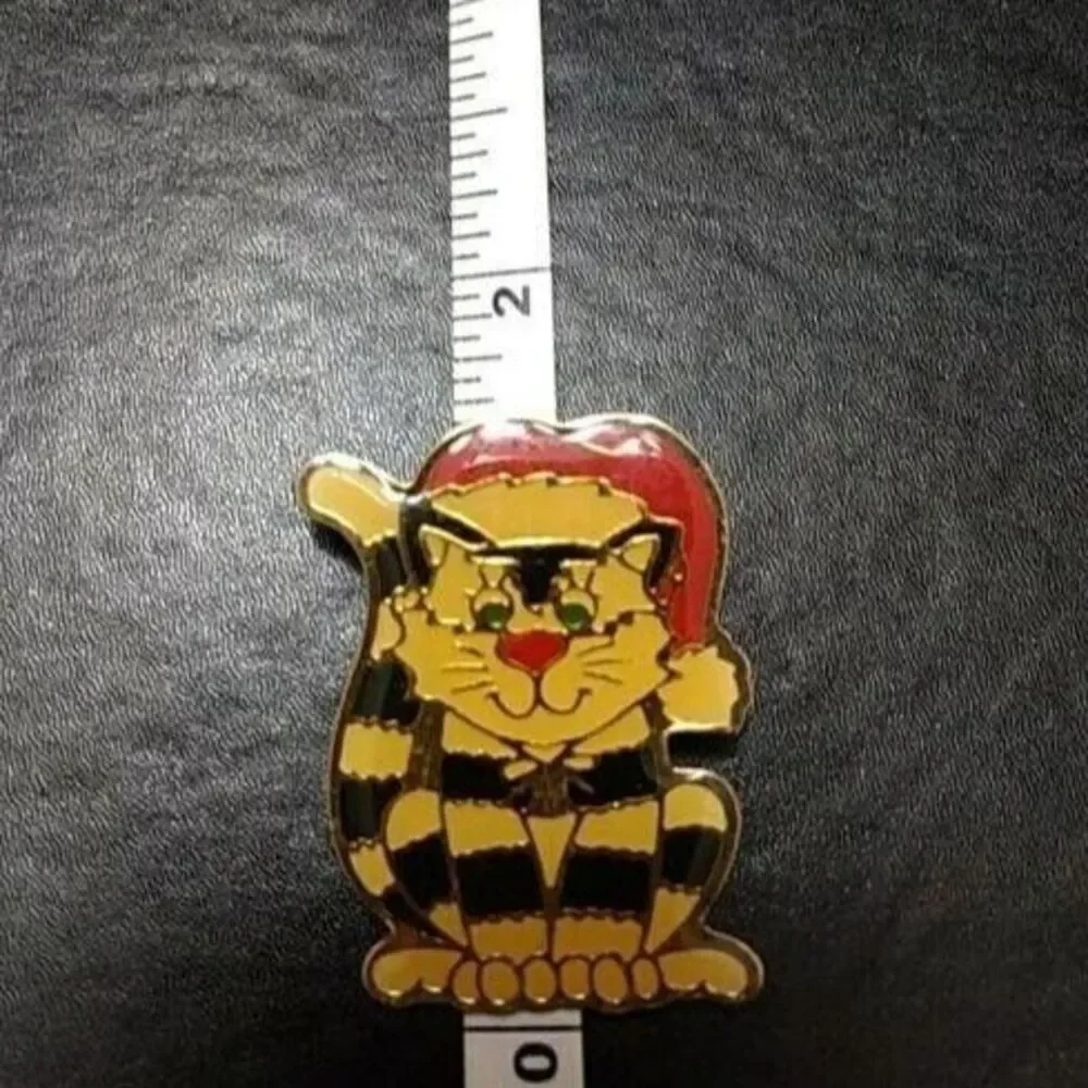 Vintage Santa kitty cat holiday pin brooch
